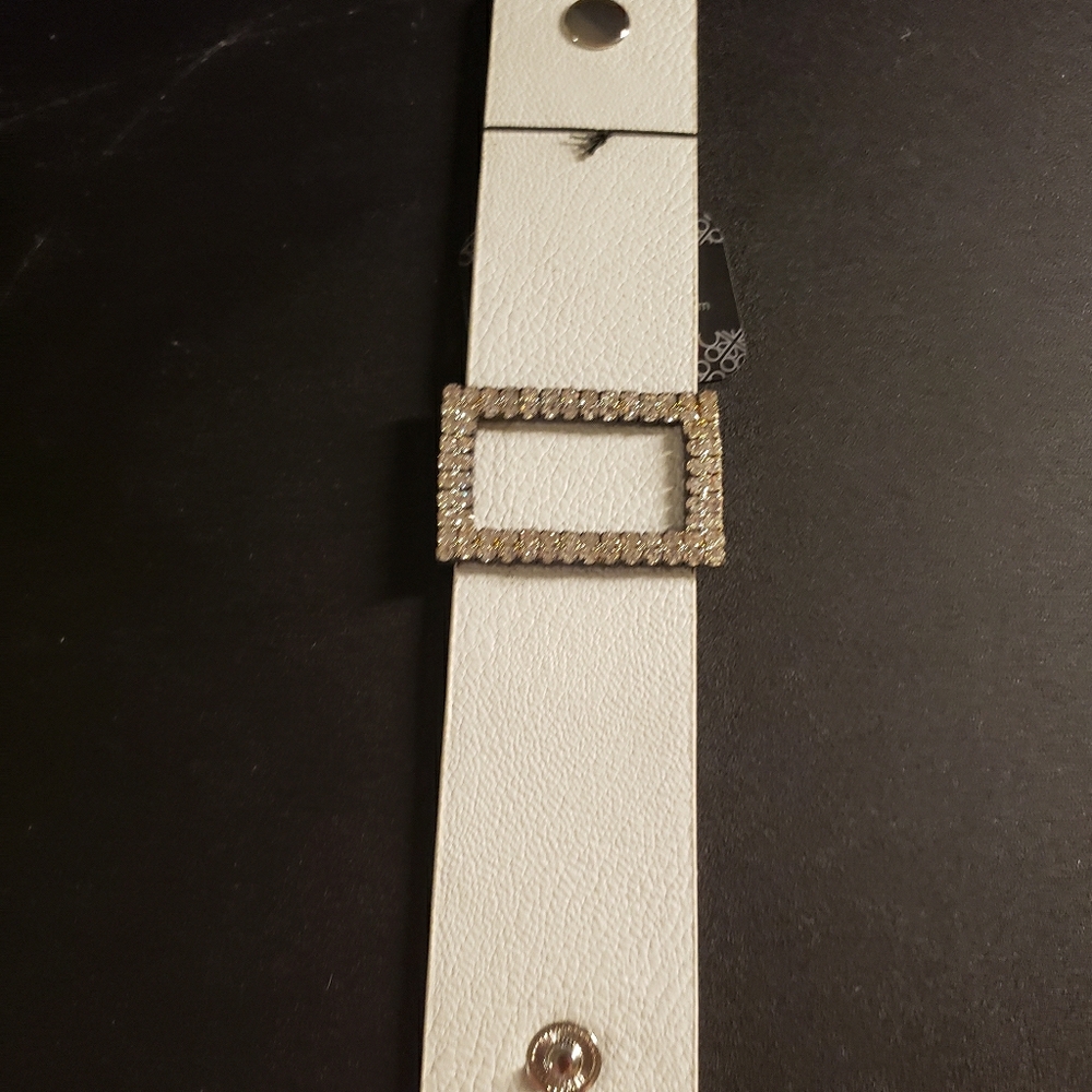 Paparazzi wrap bracelet with snap closure